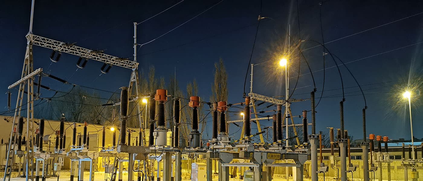 Dual Output Controllable Modular Battery Charger System for Transmission Substations